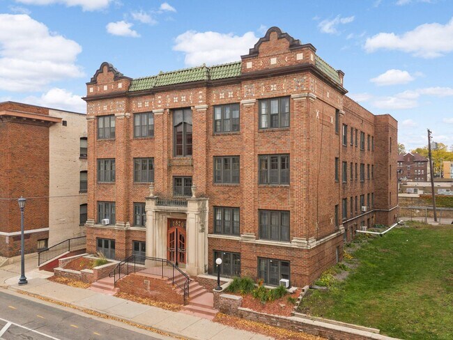 Foto del edificio - Charming 1-Bed 1-Bath Available Now!