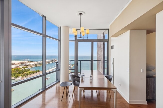 Building Photo - 450 E Waterside Dr