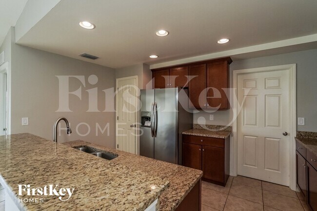 Foto del edificio - 1719 NW 25th Ln