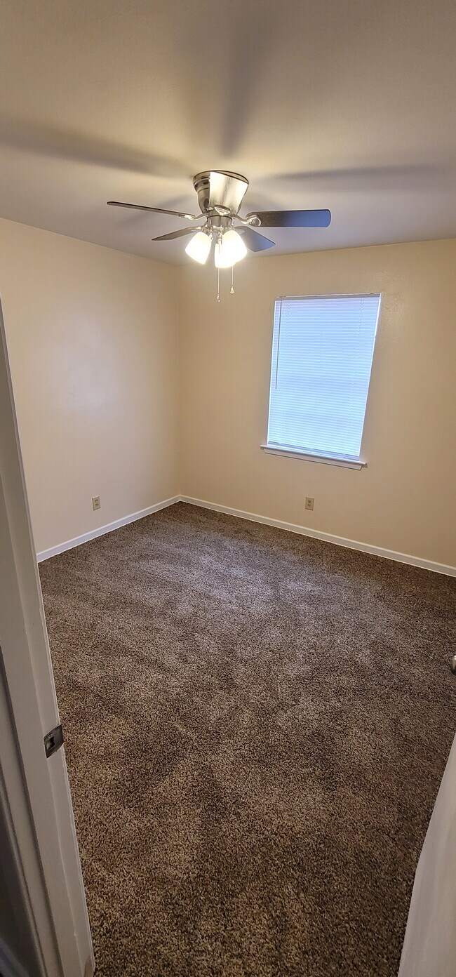 Foto del edificio - 4107 Lenore Dr