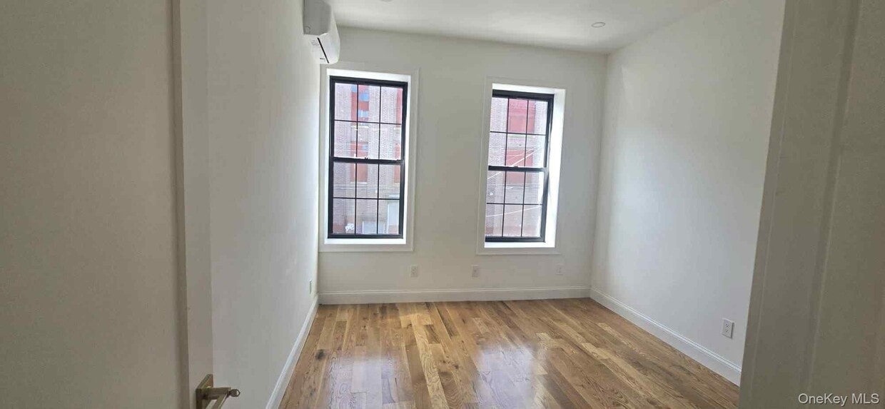 Primary Photo - 19 Milford St
