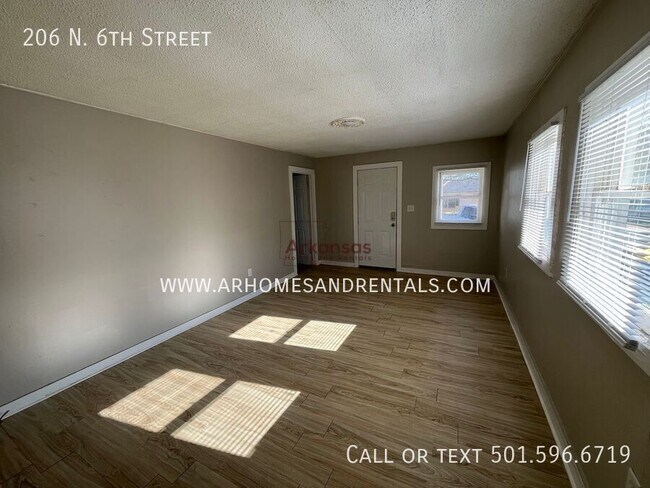 Foto del edificio - 206 N 6th St