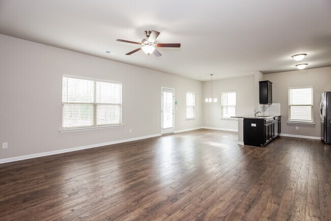 Building Photo - 1013 Helms Rd