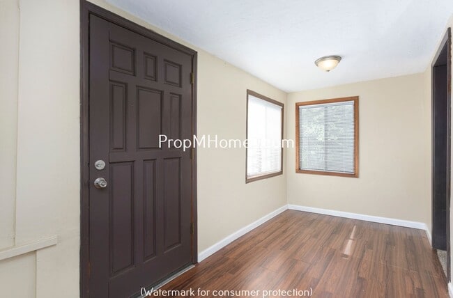 Foto del edificio - Charming One Bedroom Plus Office/Den In SE Portland!