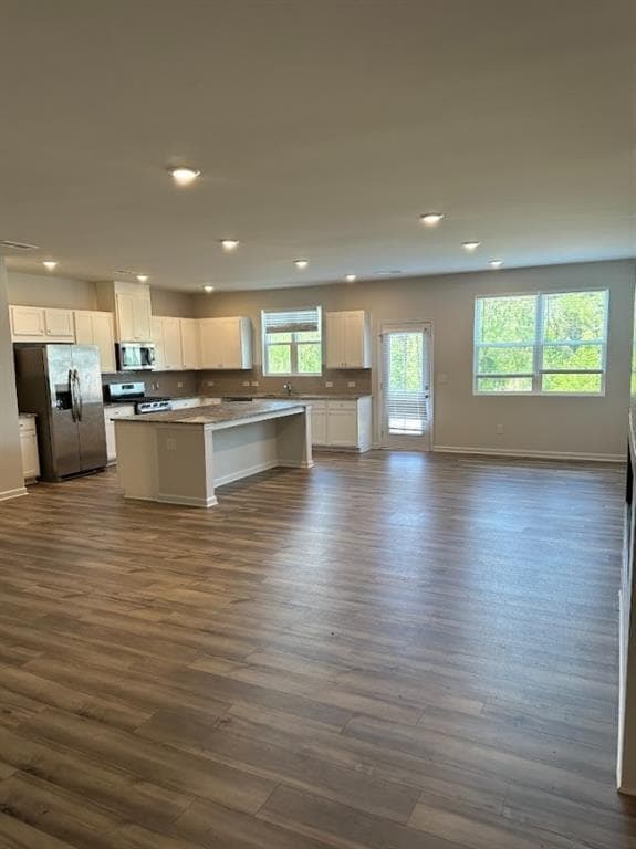 Building Photo - 741 Pt Pl Dr