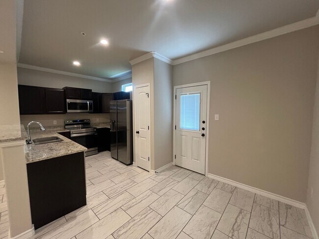 Foto del edificio - 6314 Luglio Ln