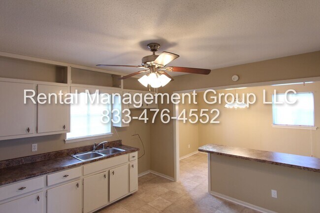 Foto del edificio - 3 Bedroom 2 Full Bath - Newly Remodeled an...