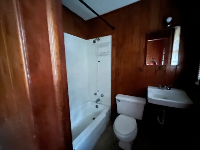 Building Photo - 116 Smith Street