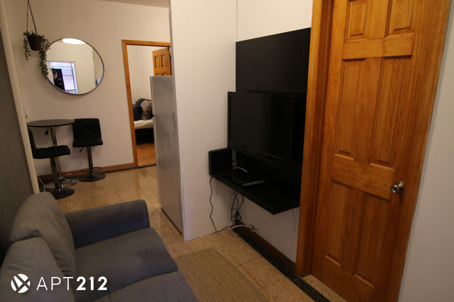 Building Photo - 112 Mulberry St