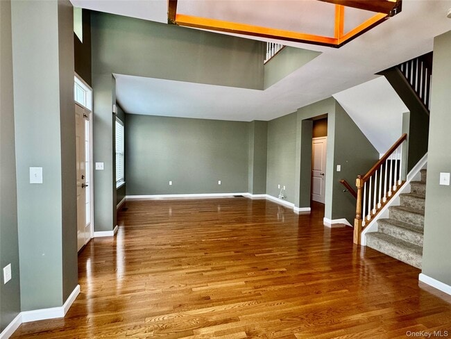 Building Photo - 19 Highrose Ridge Way