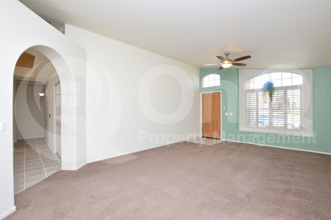 Building Photo - 1661 W Springfield Way