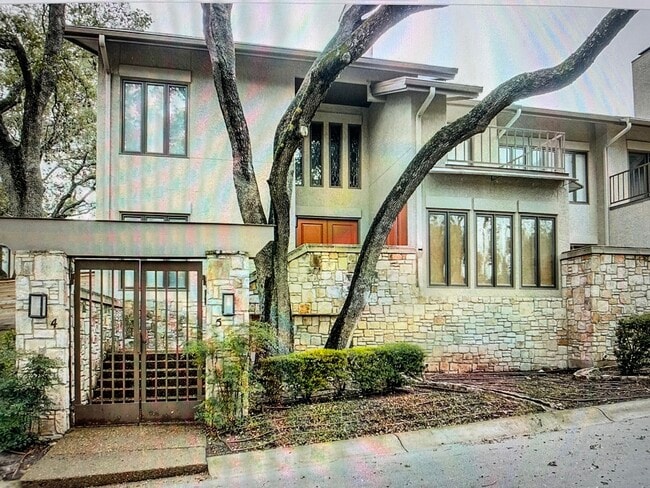 Front walk in gate entry from Donore side - 8000 Donore Pl