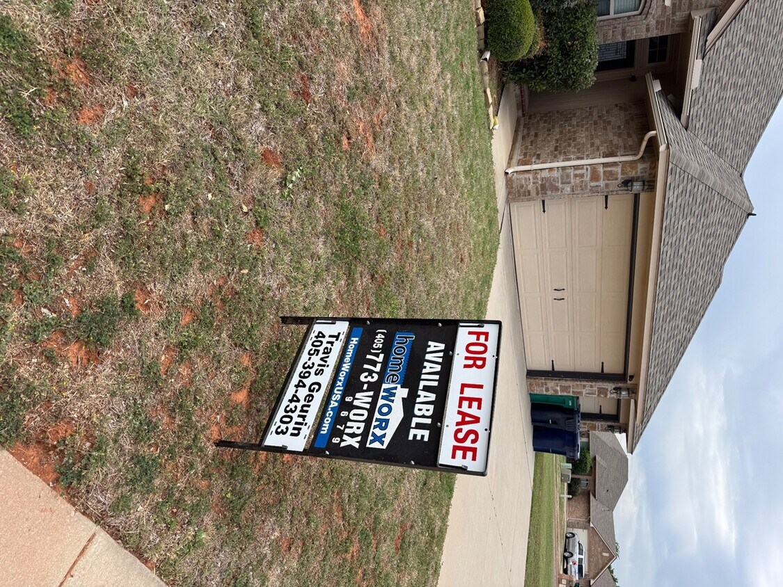 Building Photo - 16209 Juliet Dr