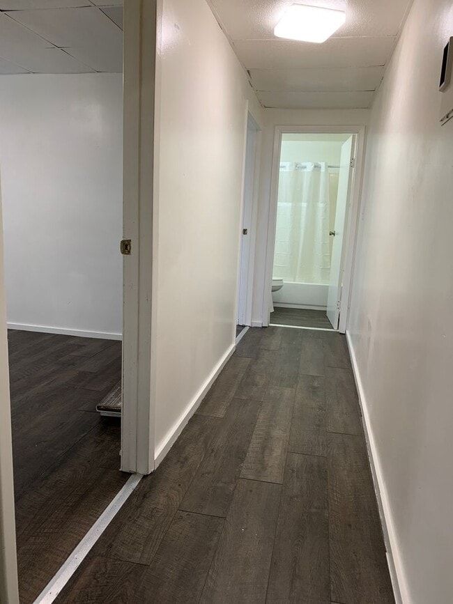 Foto del edificio - 303 Vincennes Ave