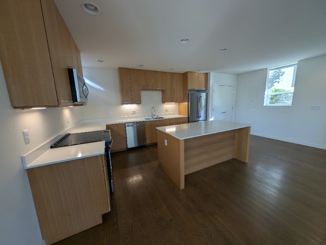 Building Photo - 3816 22nd Ave SW