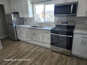 Building Photo - 1378 Yale Pl