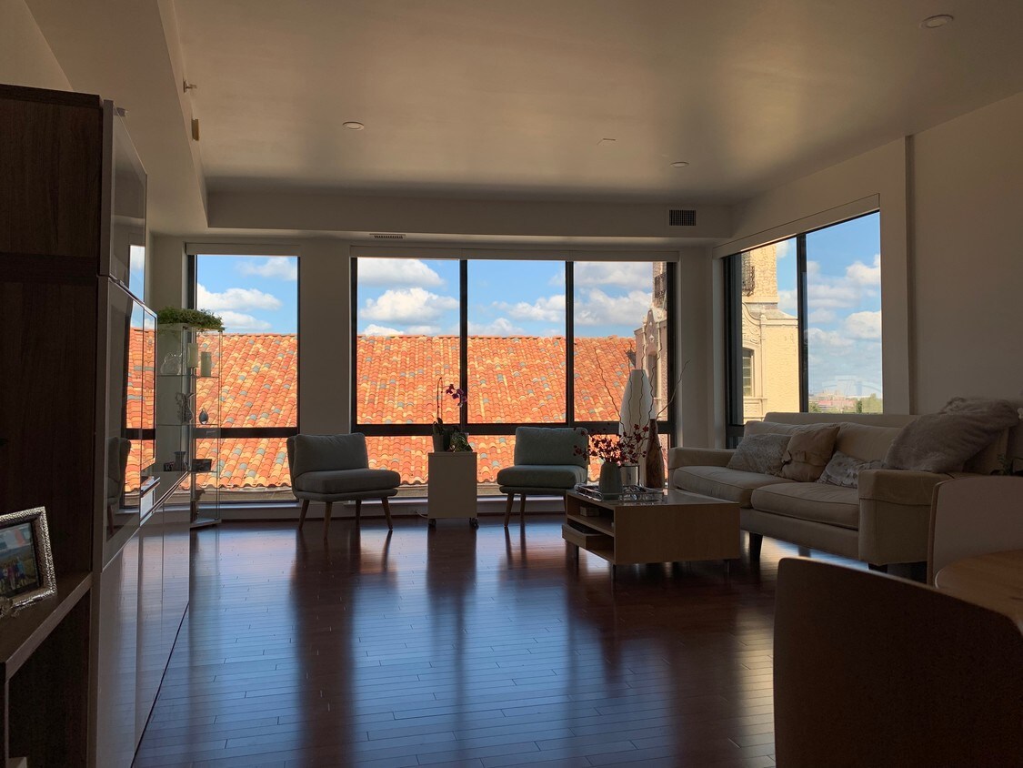 Living Room - 4101 Albemarle St NW