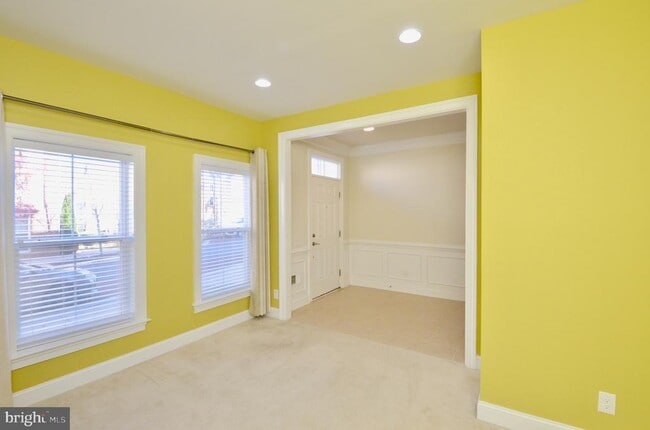 Foto del edificio - 3053 Waterloo Ln