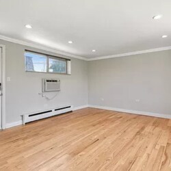 Foto del edificio - 558 N Washington St