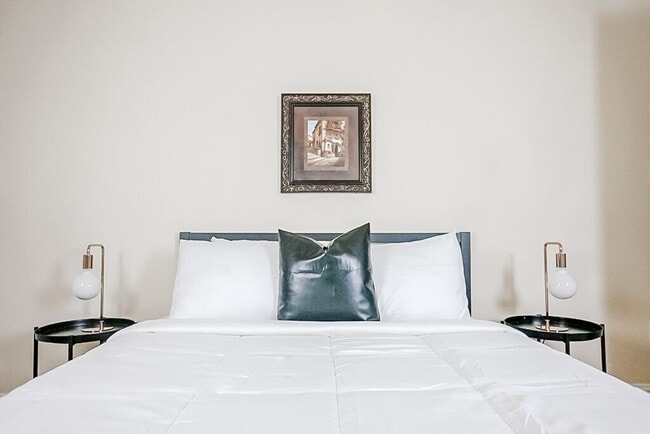 Building Photo - 12701 N Pennsylvania Ave