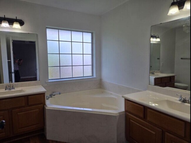Building Photo - 3724 Dove Hollow Ln