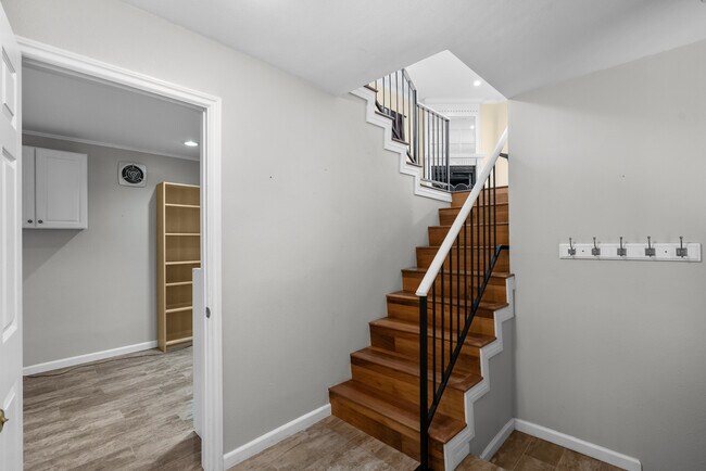 Building Photo - 7650 Topanga Canyon Blvd