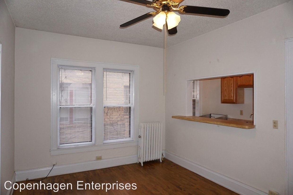 Primary Photo - 22 Oak Grove St