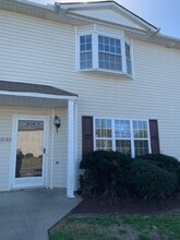 Building Photo - 2100 Flagstone Ct