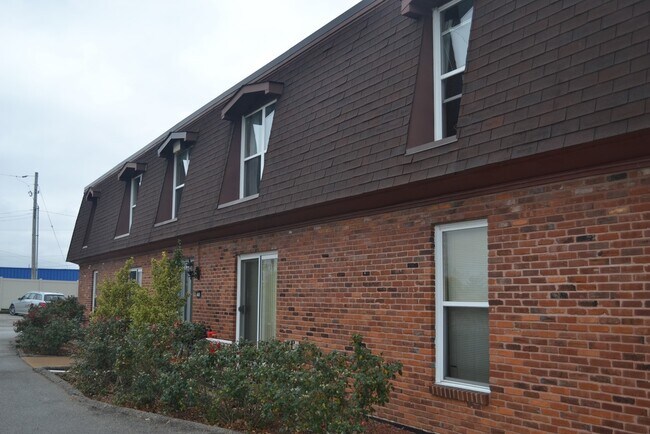 Foto del edificio - 11546 Concord Village Ave