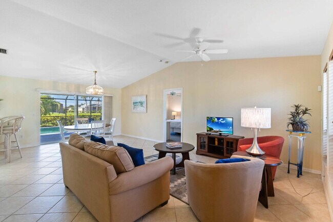 Foto del edificio - "Fully Furnished 3-Bedroom, pool home in R...