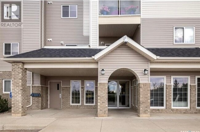 Building Photo - 303 Lowe Rd