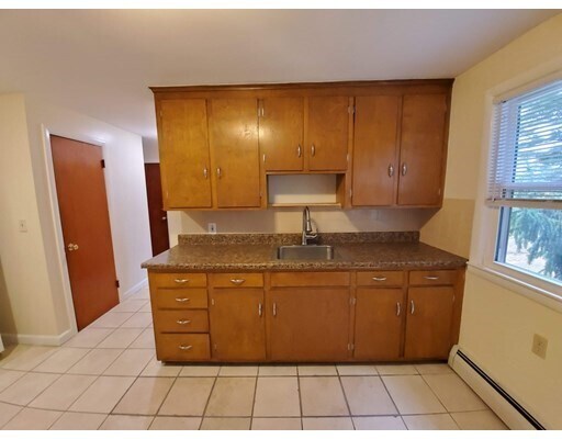 Primary Photo - 82 Whitmarsh Ave