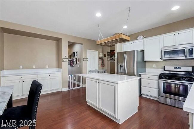 Foto del edificio - 916 E Bob Barney Ct