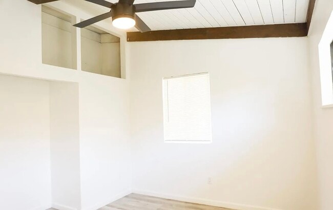 Building Photo - Single Family Home!