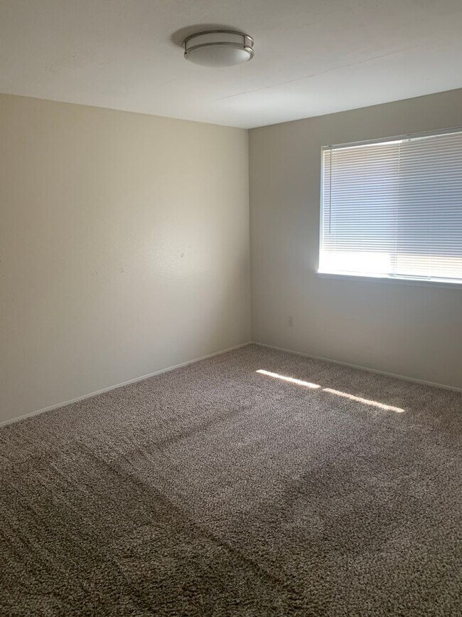 Building Photo - Wiggins 4 Plex