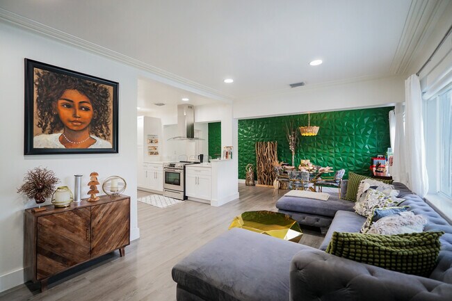Foto del edificio - 270 NW 149th St