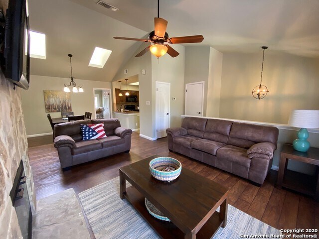 Foto del edificio - 531 Woodlake Dr