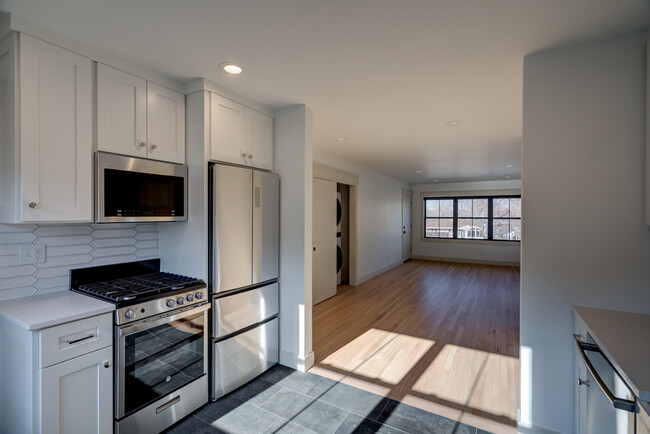 Building Photo - 401 Presidential Ln