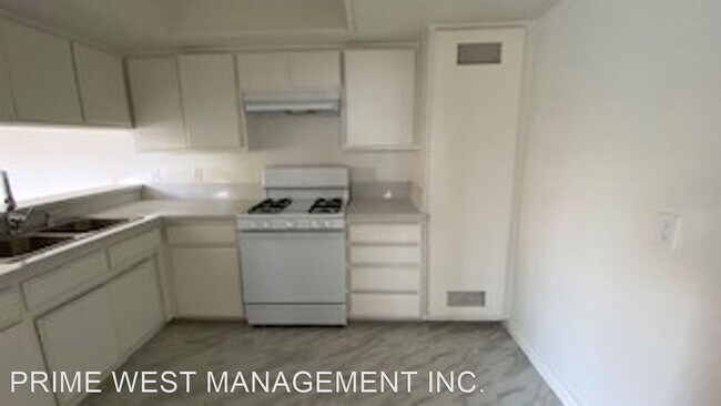 Building Photo - 236-238 S Ave 55