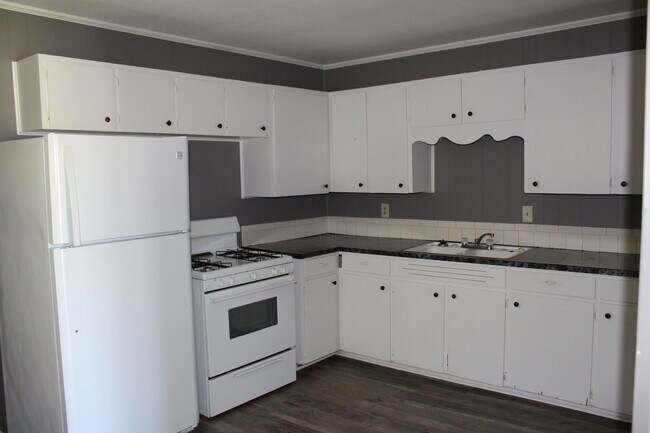 Building Photo - 1604 Aggie Rd