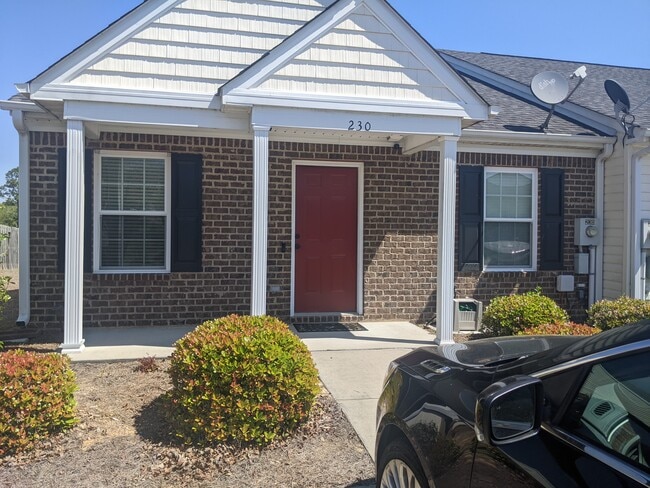 Building Photo - 230 Sunview Dr