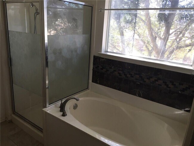 Building Photo - 9631 Copper Creek Dr