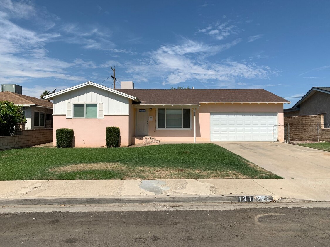 Primary Photo - Super Cute 3 Bedroom Home For Rent in Oild...