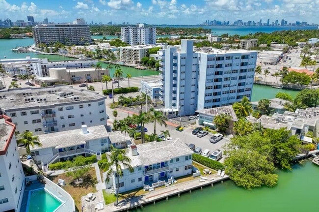 Building Photo - 7143 Bonita Dr