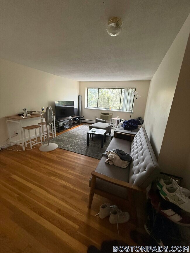 Foto del edificio - 122 Dustin St