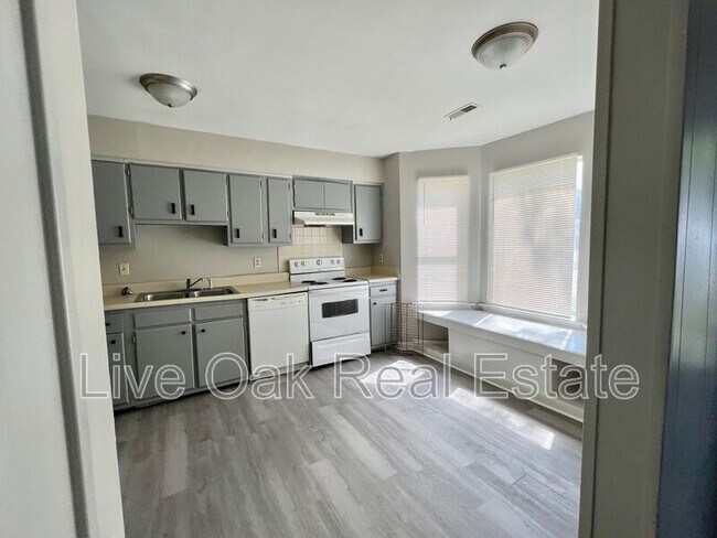 Foto del edificio - 5202 Richard Rd