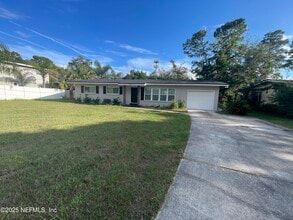 Building Photo - 5824 Yellow Pine Dr
