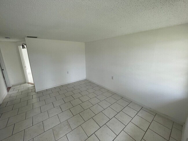 Building Photo - 5321 Avery Rd