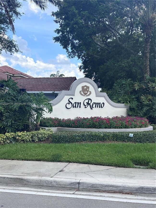 Building Photo - 1290 Sorrento Dr