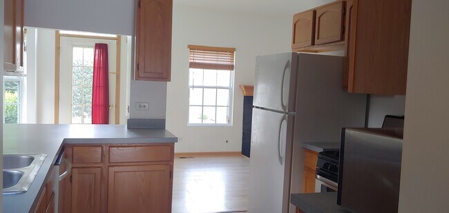 Building Photo - 2717 Kendall Crossing